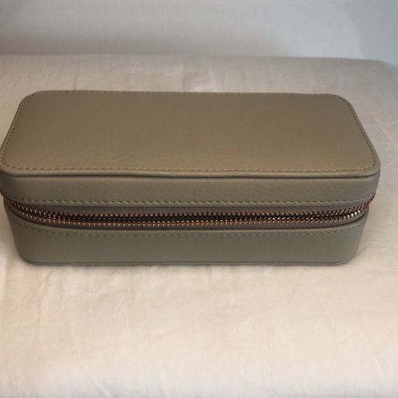 RACHEL ZOE slate gray Jewelery travel mini case. - Picture 11 of 12